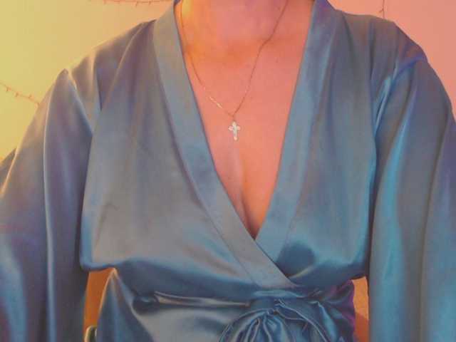 goodSnowQueen's BongaCams show and profile