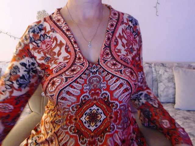 goodSnowQueen live cam on BongaCams