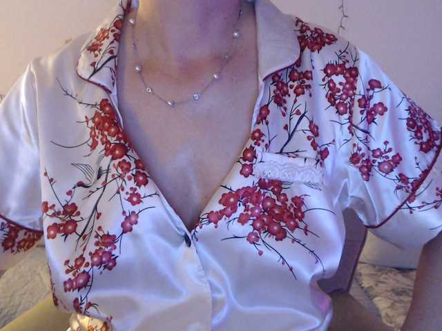 goodSnowQueen's BongaCams show and profile