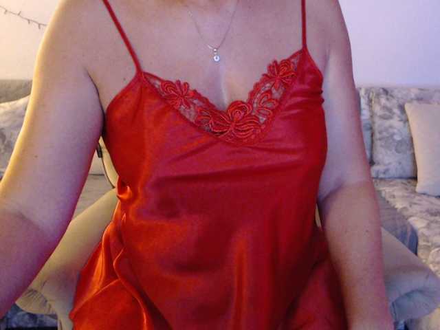 goodSnowQueen live cam on BongaCams