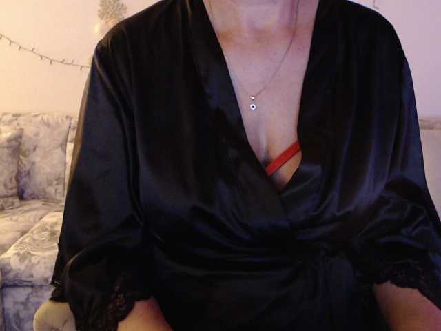 goodSnowQueen, en vivo ahora en BongaCams