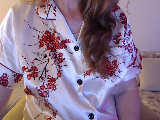 le modèle goodSnowQueen est en webcam porno dans un show sur le site bongacams, il possède les tags suivants: White/Caucasian,Brunette,Shaved