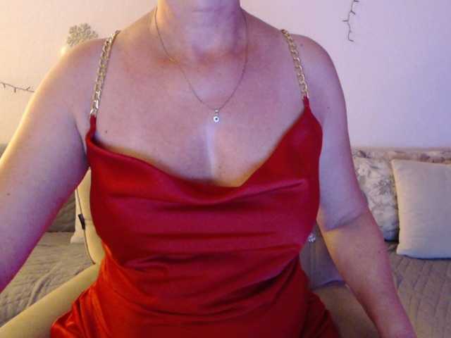 goodSnowQueen live cam on BongaCams