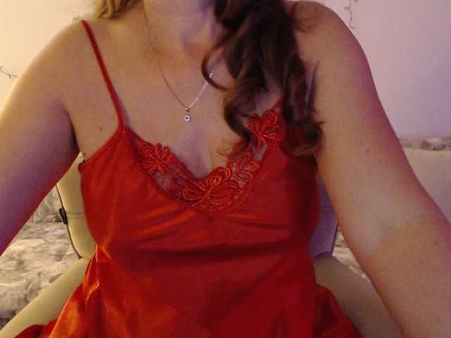 goodSnowQueen live cam on BongaCams