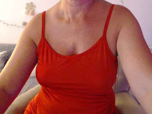 goodSnowQueen live cam on BongaCams