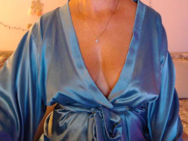 goodSnowQueen live cam preview