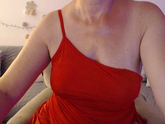 goodSnowQueen live cam on BongaCams