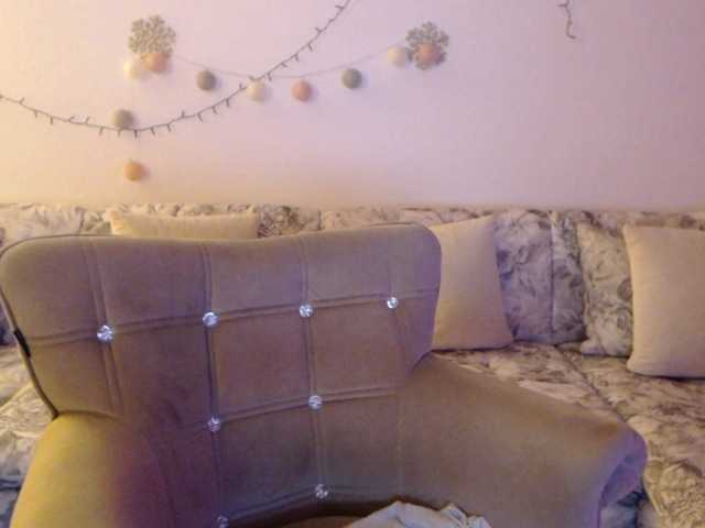 goodSnowQueen live cam on BongaCams