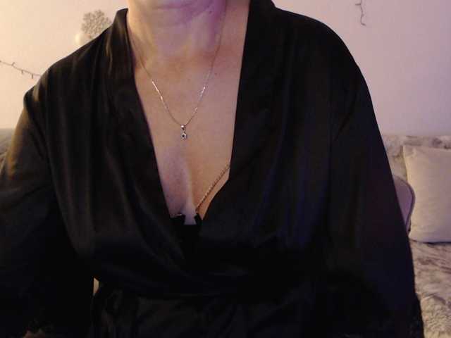 goodSnowQueen live cam preview