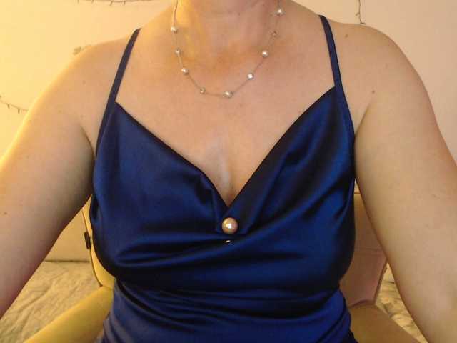 goodSnowQueen's BongaCams show and profile