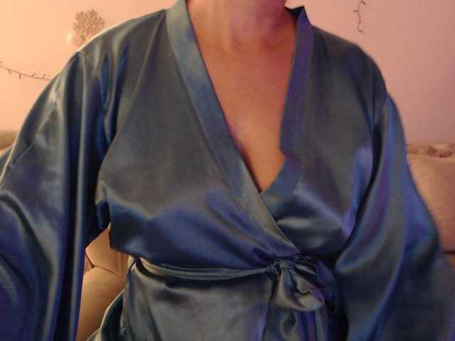 goodSnowQueen live cam on BongaCams