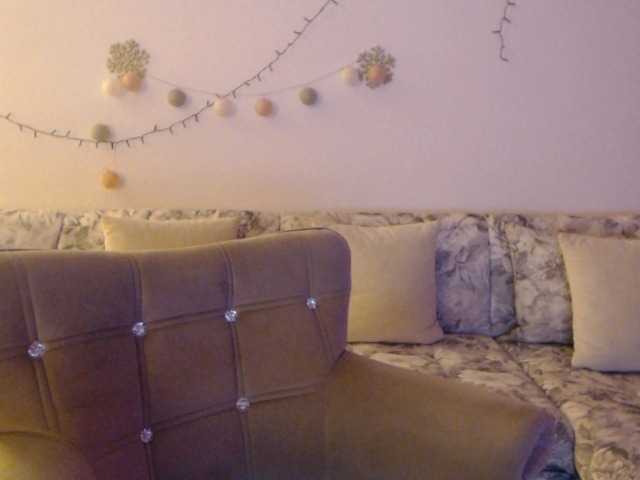 goodSnowQueen live cam on BongaCams