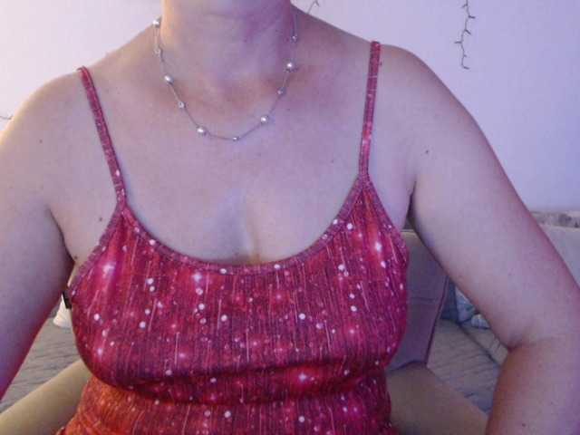 goodSnowQueen live cam on BongaCams