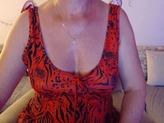 goodSnowQueen live webcam show