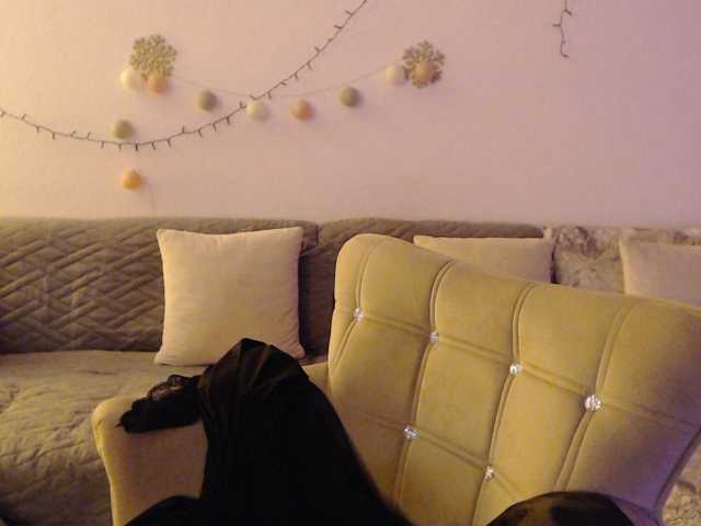 goodSnowQueen live cam preview