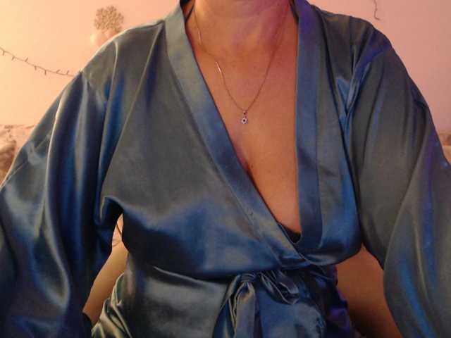 goodSnowQueen, en vivo ahora en BongaCams