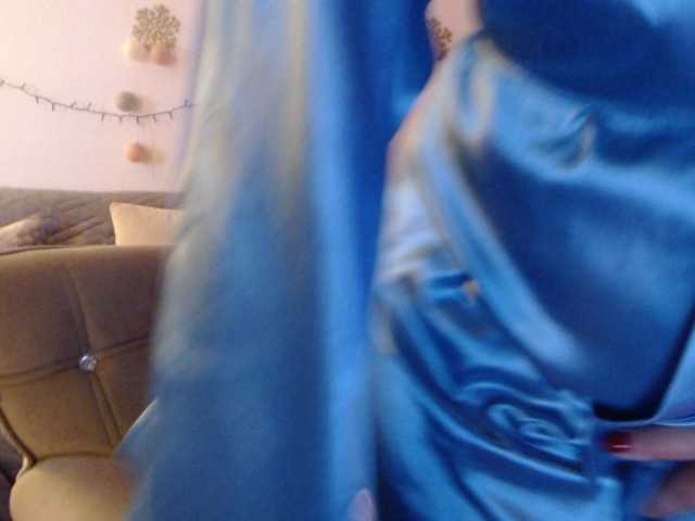 goodSnowQueen live cam on BongaCams