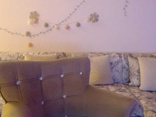 goodSnowQueen live cam on BongaCams