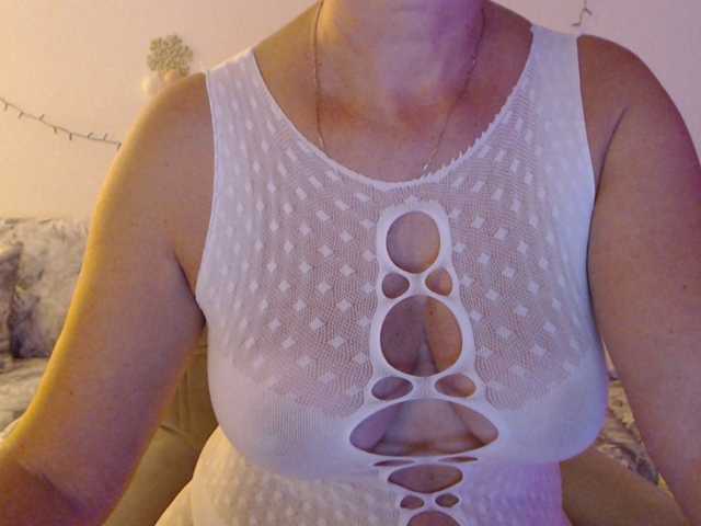 goodSnowQueen live cam on BongaCams
