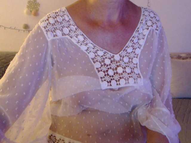 goodSnowQueen live cam on BongaCams