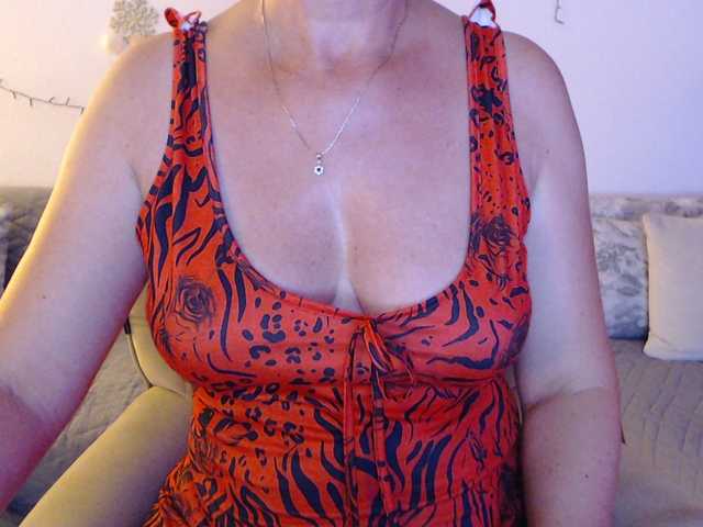 goodSnowQueen live webcam show