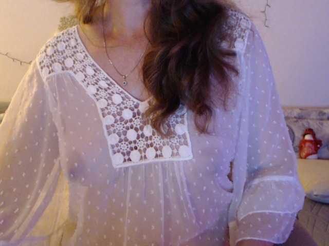 goodSnowQueen live cam on BongaCams