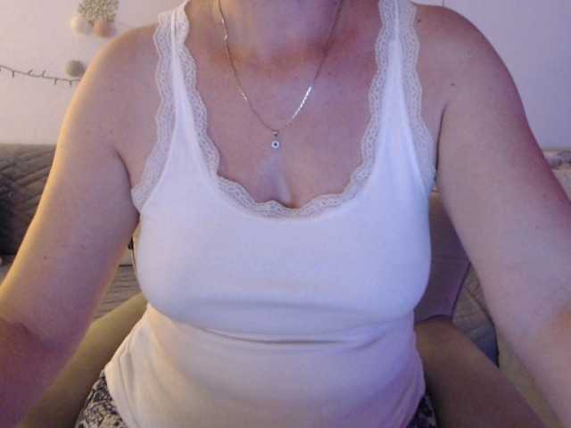 goodsnowqueen cam belle