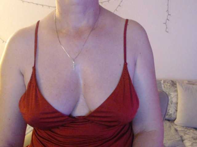 goodSnowQueen's BongaCams show and profile
