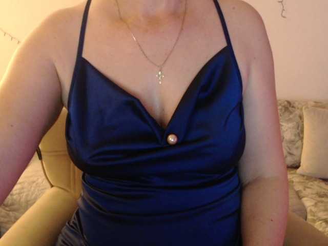 goodSnowQueen's BongaCams show and profile