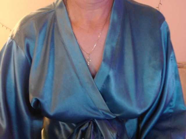 goodSnowQueen's BongaCams show and profile