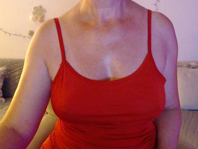 goodSnowQueen live cam on BongaCams