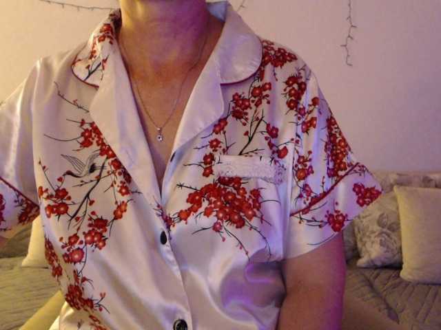 goodSnowQueen live cam on BongaCams