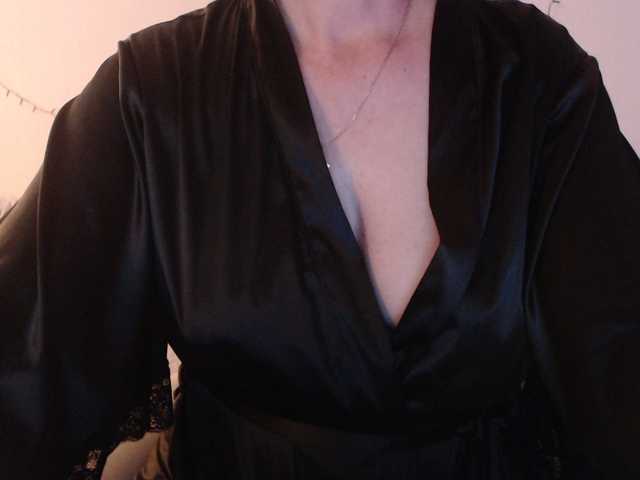 goodSnowQueen's BongaCams show and profile