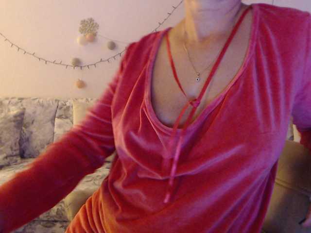 goodSnowQueen live cam on BongaCams