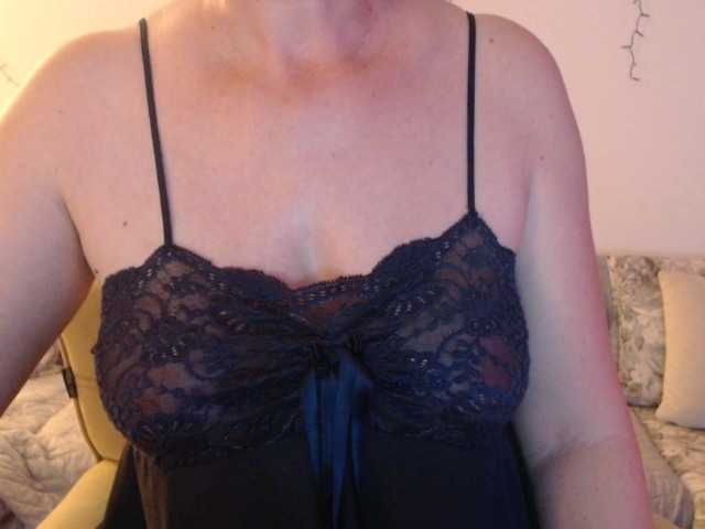 goodSnowQueen's BongaCams show and profile