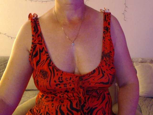 goodSnowQueen live cam on BongaCams