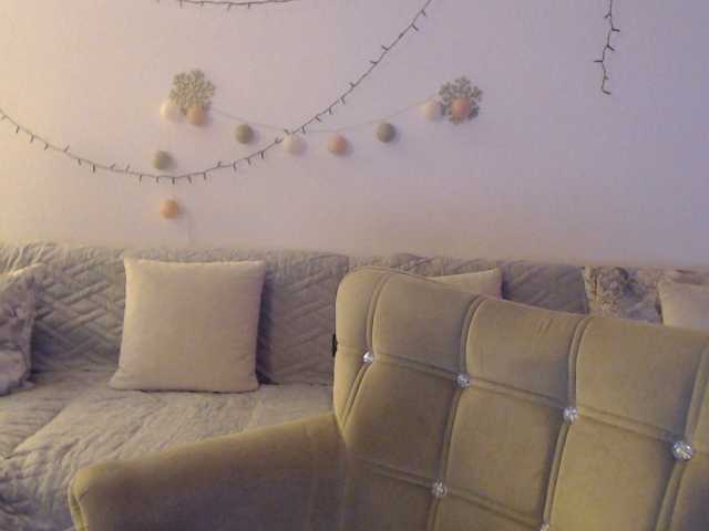 goodSnowQueen webcam