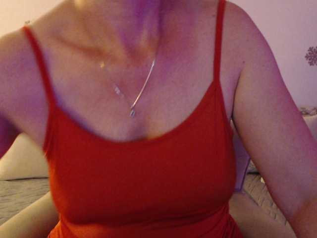 goodSnowQueen live cam on BongaCams