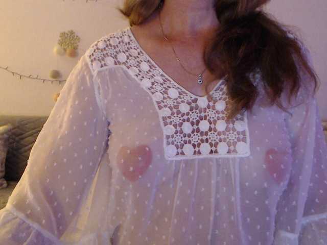 goodSnowQueen live cam on BongaCams