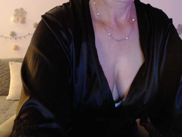 goodsnowqueen cam belle
