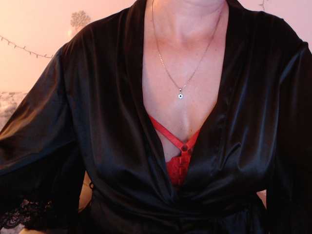 goodSnowQueen, en vivo ahora en BongaCams