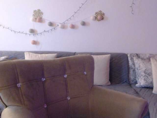 goodSnowQueen live cam on BongaCams