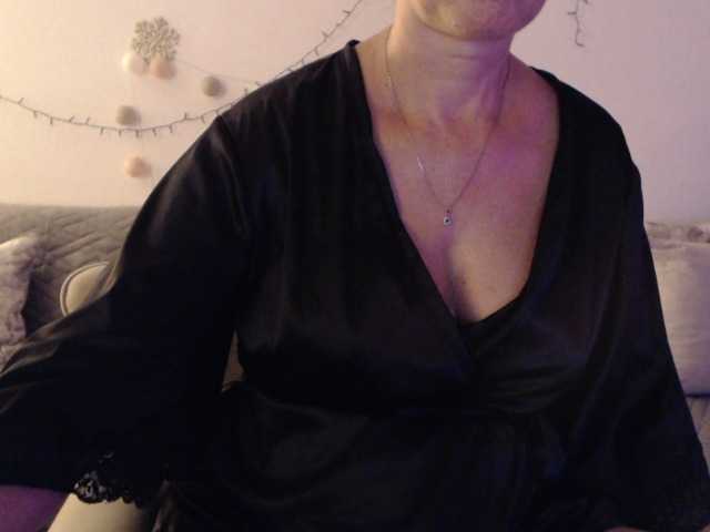goodSnowQueen live cam