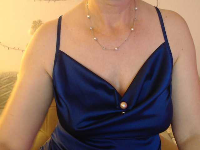 goodSnowQueen's BongaCams show and profile