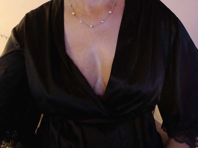 goodSnowQueen live cam on BongaCams
