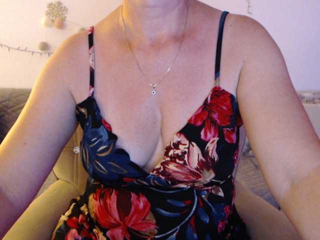 goodSnowQueen live webcam show
