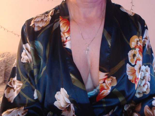 goodSnowQueen webcam