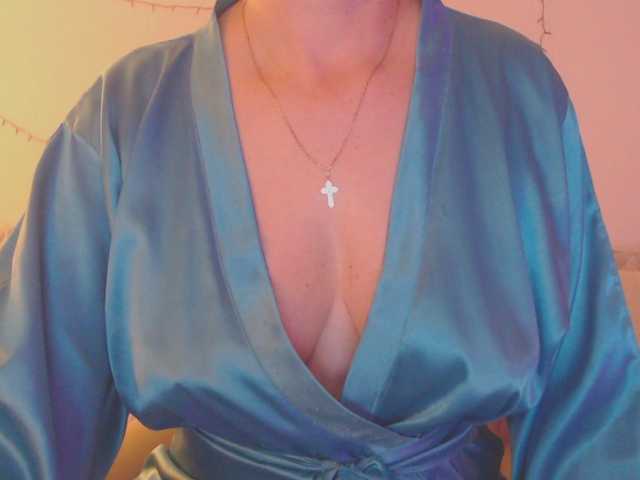 goodSnowQueen's BongaCams show and profile