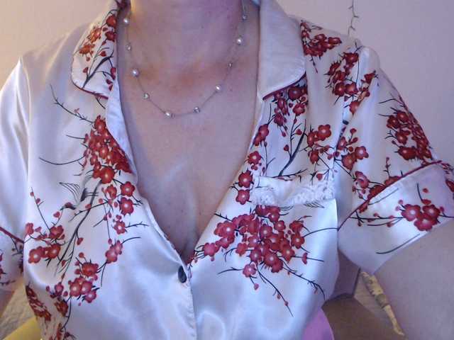 goodSnowQueen's BongaCams show and profile