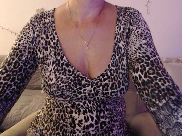 goodSnowQueen live cam on BongaCams